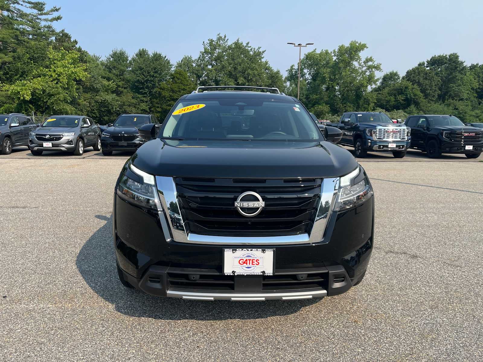 2023 Nissan Pathfinder SL