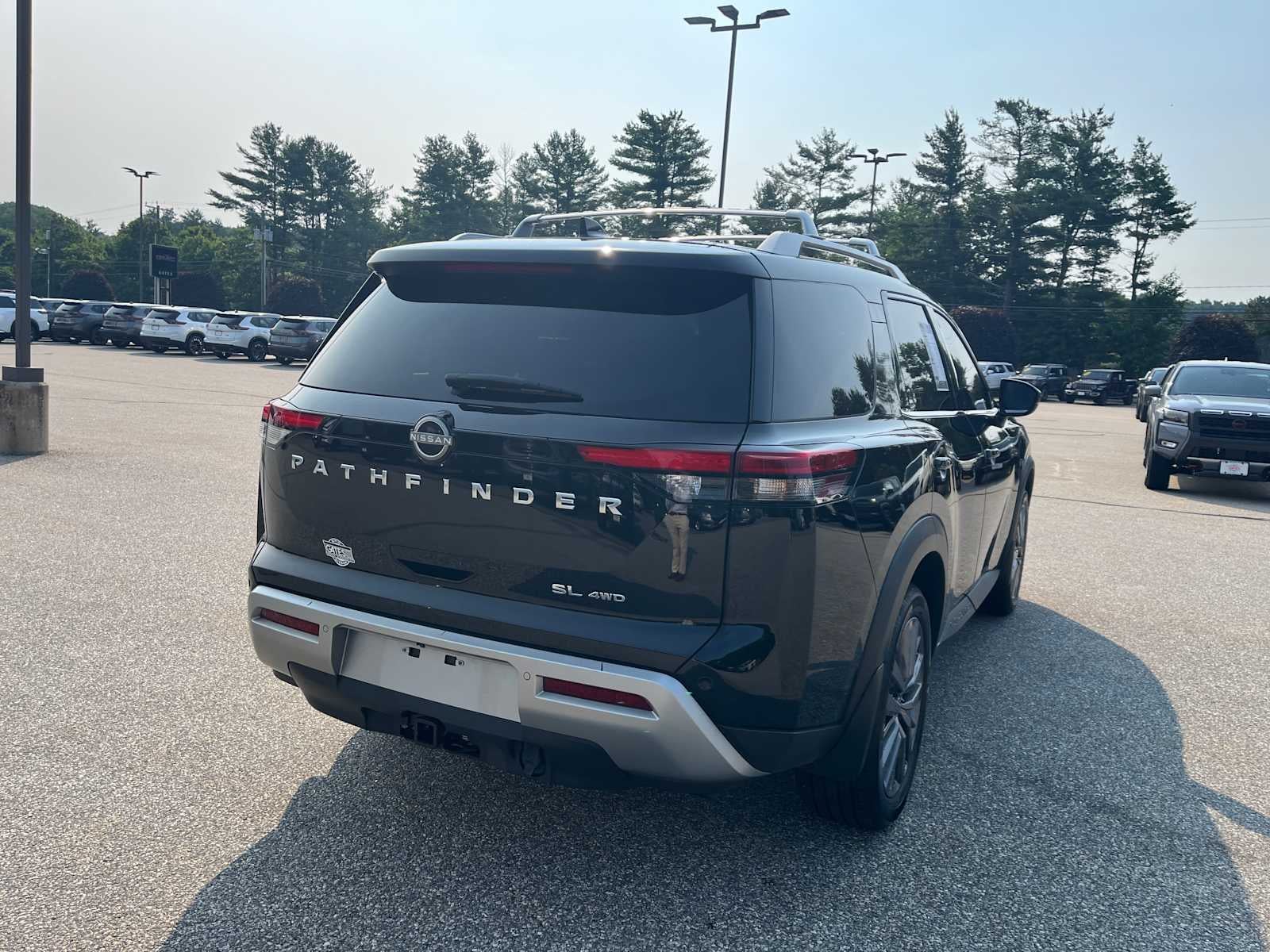 2023 Nissan Pathfinder SL