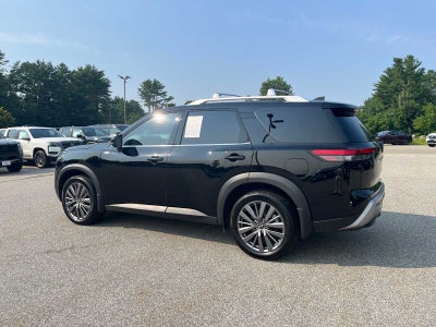 2023 Nissan Pathfinder SL