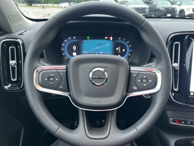 2025 Volvo XC40 Ultra Bright Theme