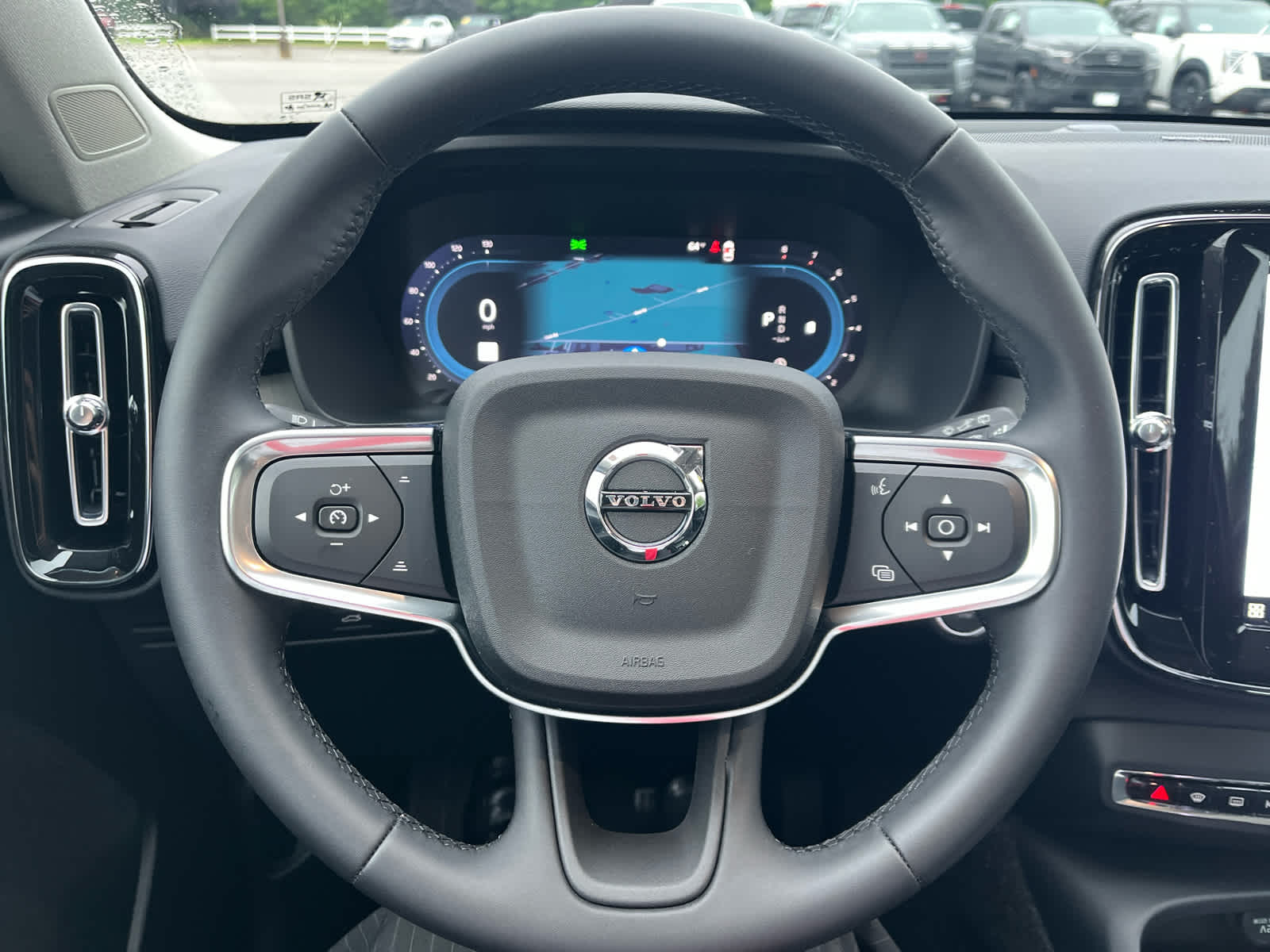 2025 Volvo XC40 Ultra Bright Theme