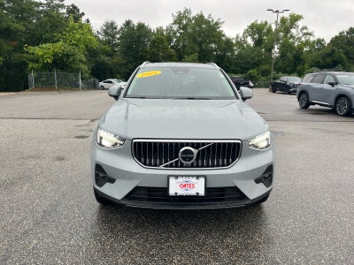 2025 Volvo XC40 Ultra Bright Theme
