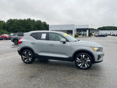 2025 Volvo XC40 Ultra Bright Theme