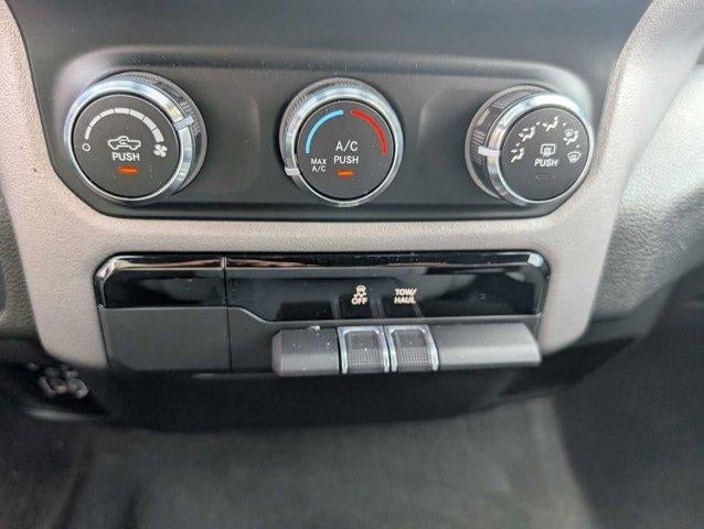 2022 RAM 1500 Big Horn 4x4 Crew Cab 5'7" Box