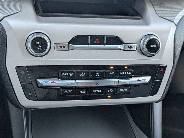 2023 Ford Explorer XLT 4WD