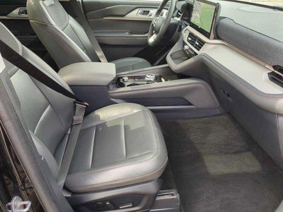 2025 Ford Explorer Active 4WD