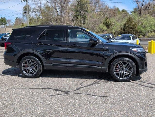 2025 Ford Explorer ST-Line 4WD