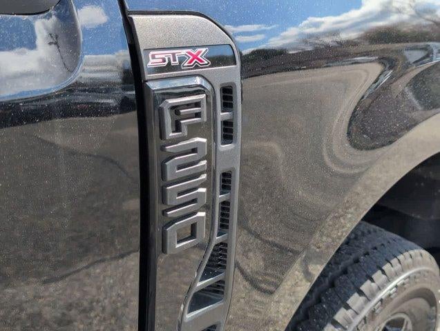 2023 Ford Super Duty F-250 SRW XL 4WD Crew Cab 6.75' Box