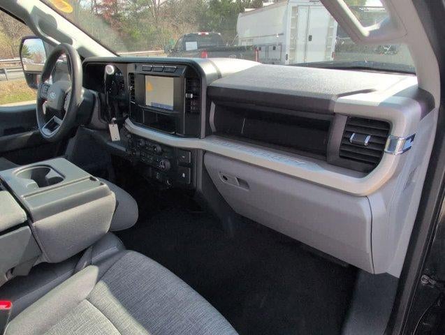 2023 Ford Super Duty F-250 SRW XL 4WD Crew Cab 6.75' Box