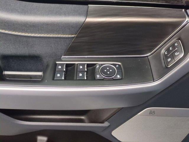 2025 Ford F-150 LARIAT 4WD SuperCrew 5.5' Box