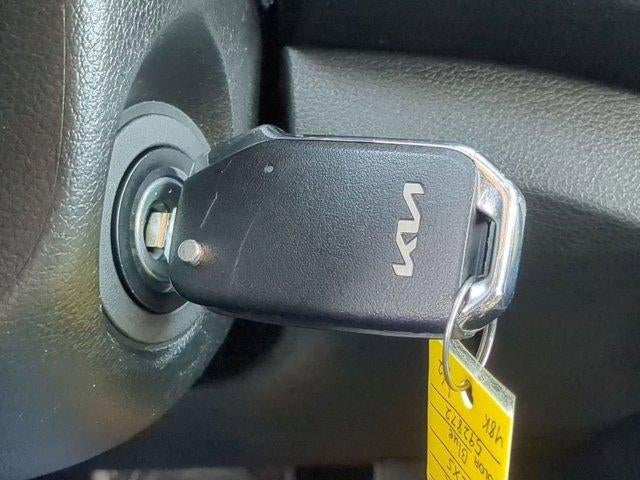 2023 Kia Forte LXS IVT