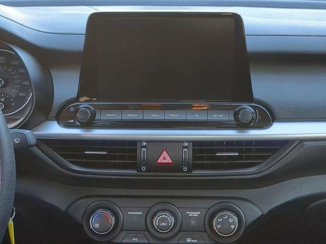 2023 Kia Forte LXS IVT