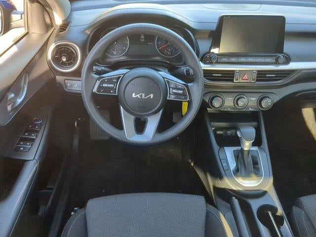 2023 Kia Forte LXS IVT