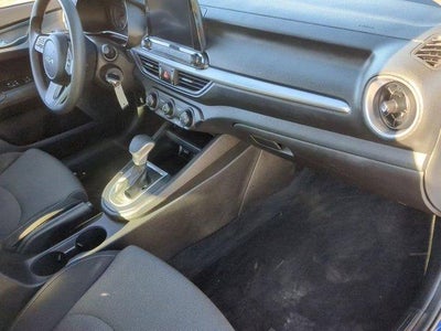 2023 Kia Forte LXS IVT