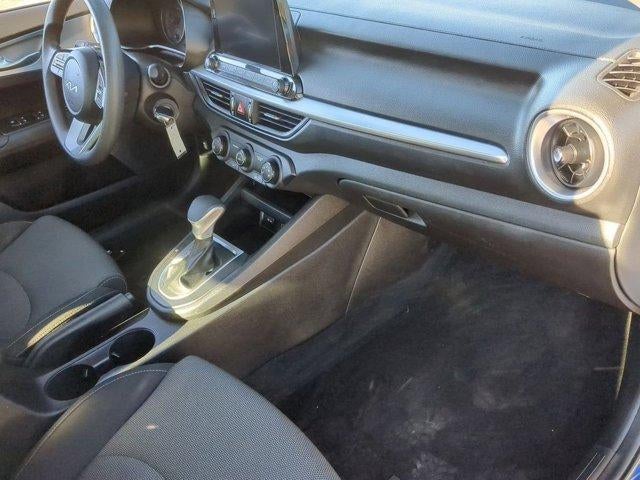 2023 Kia Forte LXS IVT