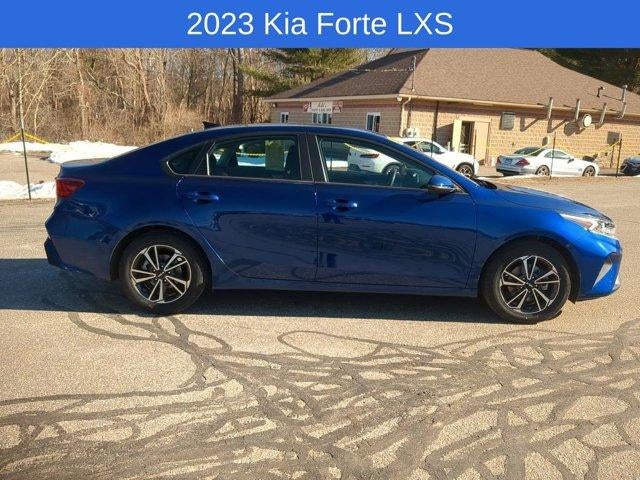 2023 Kia Forte LXS IVT
