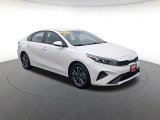 2023 Kia Forte LXS IVT