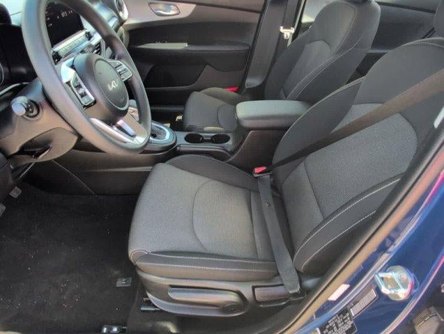 2023 Kia Forte LXS IVT
