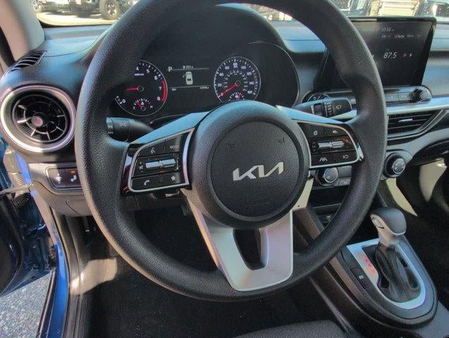 2023 Kia Forte LXS IVT