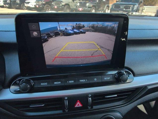 2023 Kia Forte LXS IVT