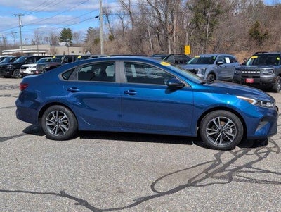 2023 Kia Forte LXS IVT