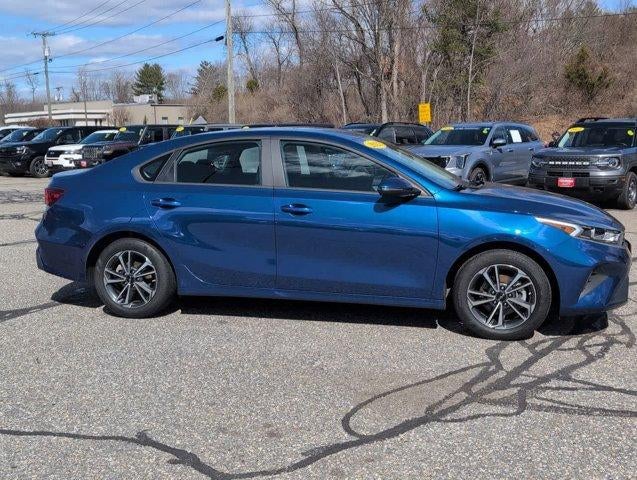 2023 Kia Forte LXS IVT