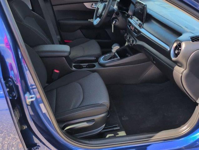 2023 Kia Forte LXS IVT