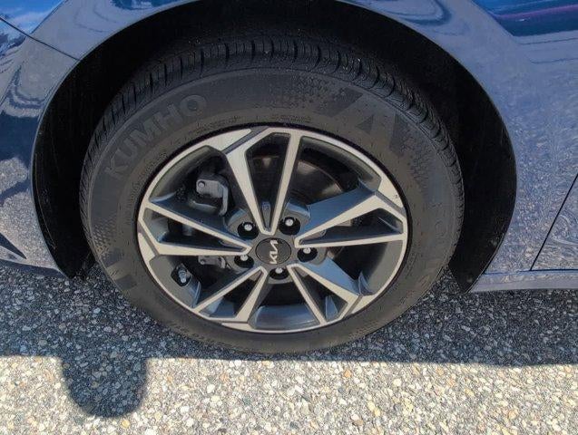 2023 Kia Forte LXS IVT
