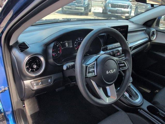 2023 Kia Forte LXS IVT