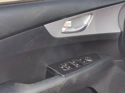 2024 Kia Forte LXS IVT