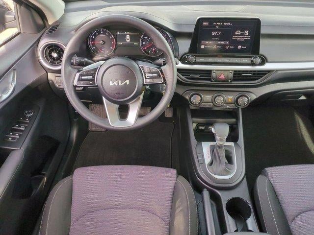 2024 Kia Forte LXS IVT