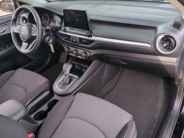 2024 Kia Forte LXS IVT