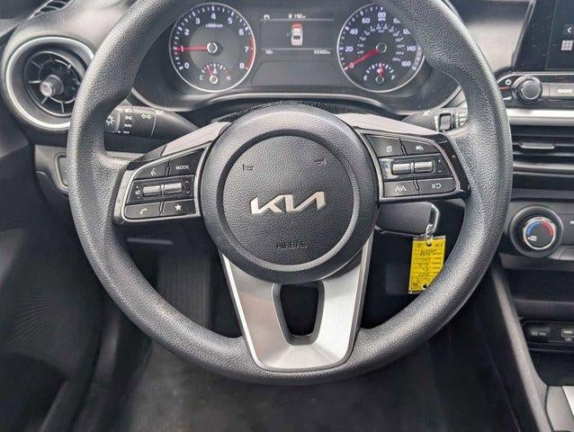 2023 Kia Forte LXS IVT