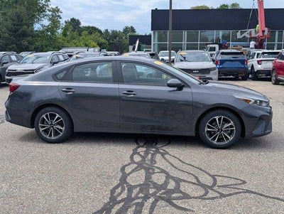 2023 Kia Forte LXS IVT