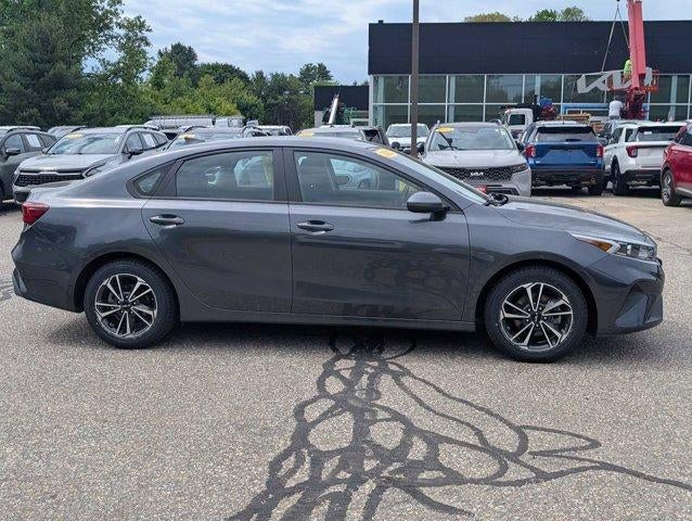 2023 Kia Forte LXS IVT