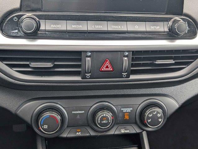 2023 Kia Forte LXS IVT
