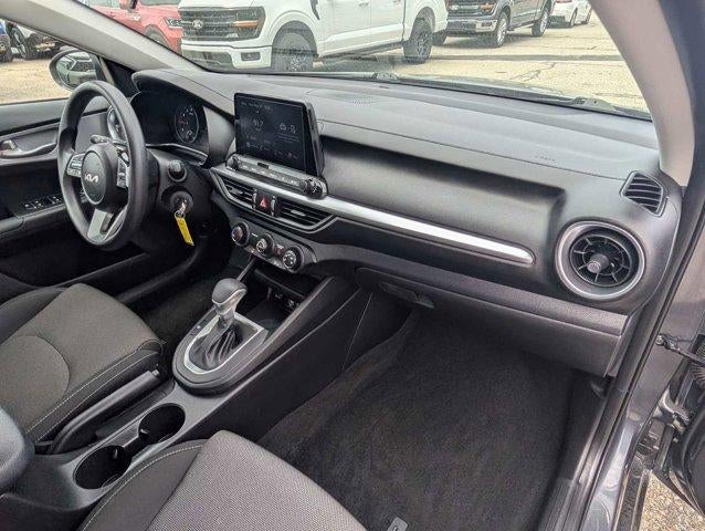 2023 Kia Forte LXS IVT