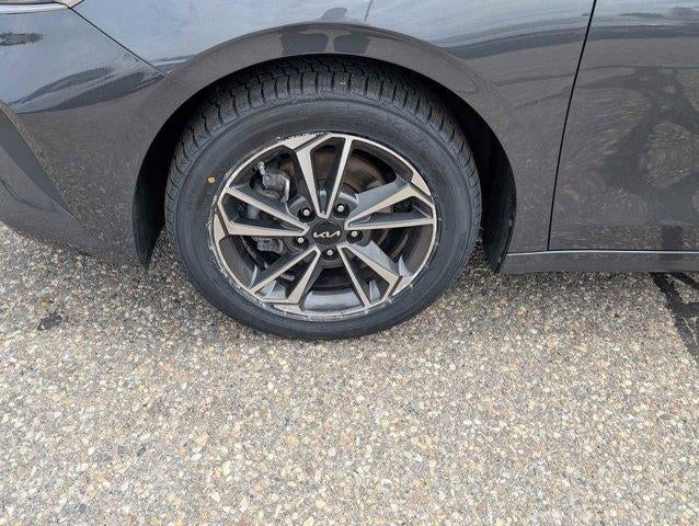 2023 Kia Forte LXS IVT