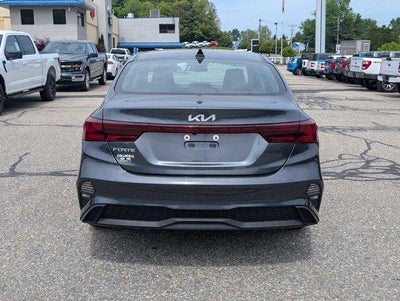 2023 Kia Forte LXS IVT
