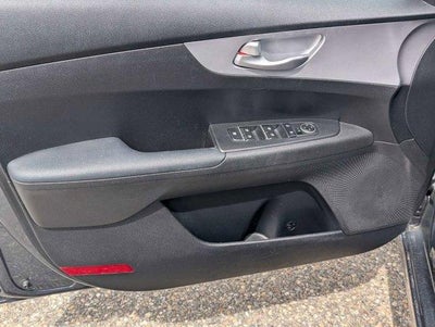 2023 Kia Forte LXS IVT