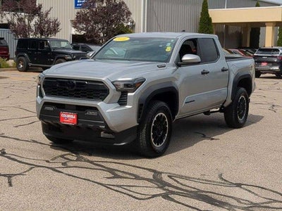 2026 Toyota Tacoma 4WD 4WD TRD Off Road Hybrid Double Cab 5' Bed AT (Natl)