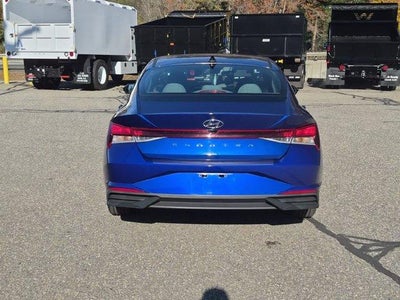 2023 Hyundai ELANTRA SEL IVT