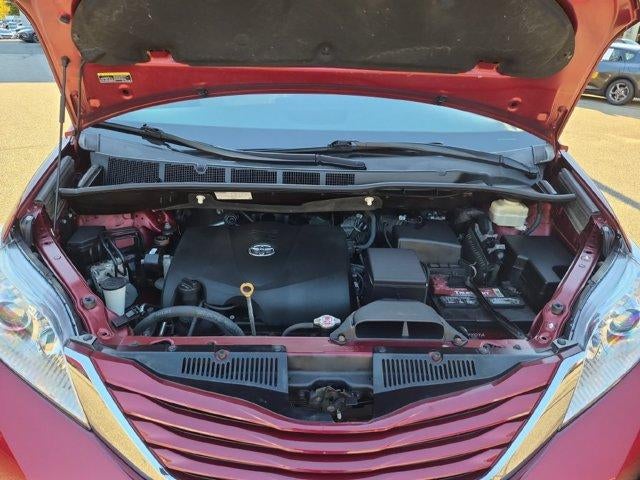 2017 Toyota Sienna LE FWD 8-Passenger (Natl)