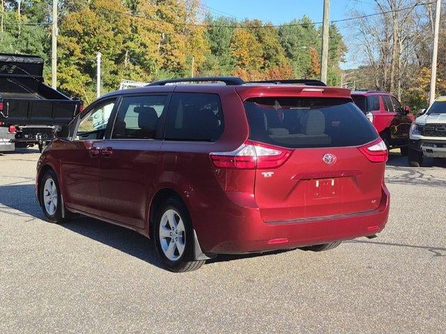2017 Toyota Sienna LE FWD 8-Passenger (Natl)