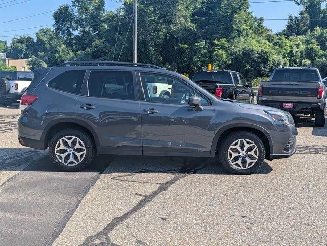 2023 Subaru Forester Premium CVT