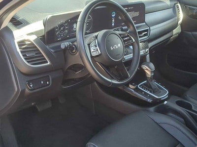 2024 Kia Seltos EX IVT AWD