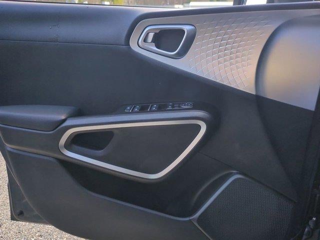 2024 Kia Soul LX IVT