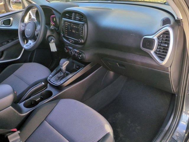 2024 Kia Soul LX IVT