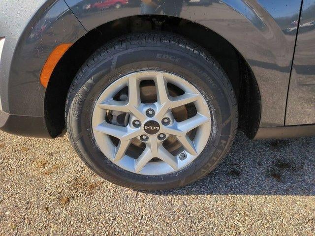 2024 Kia Soul LX IVT