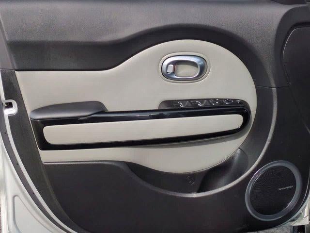 2019 Kia Soul + Auto